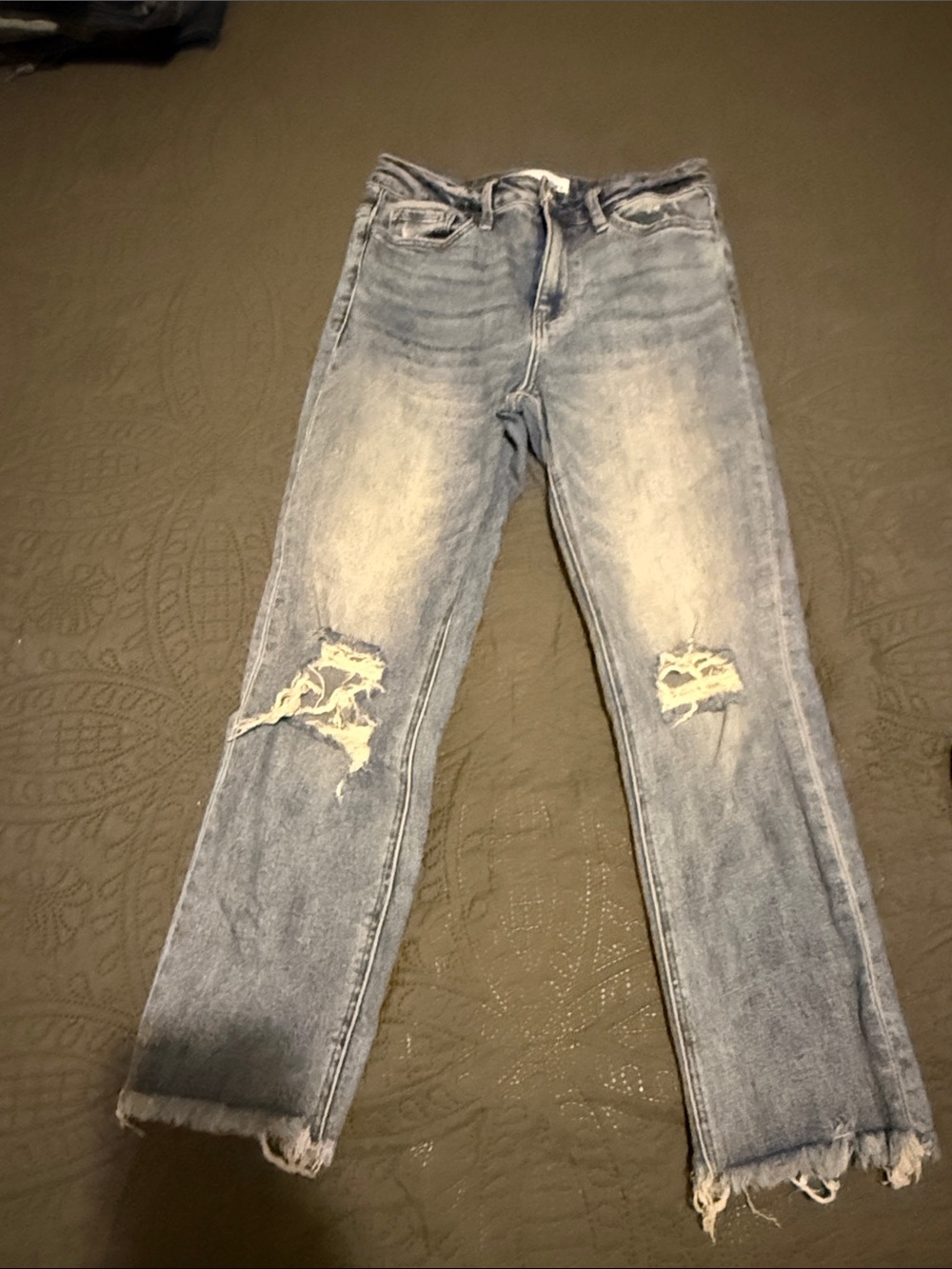 Vervet Light Wash Distressed Crop Straight-Leg Jeans